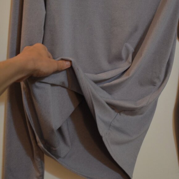 REEBOK Play Activewear Turtle-Neck Long Sleeves Solid Gray Lady's Tee L - Picture 6 of 6